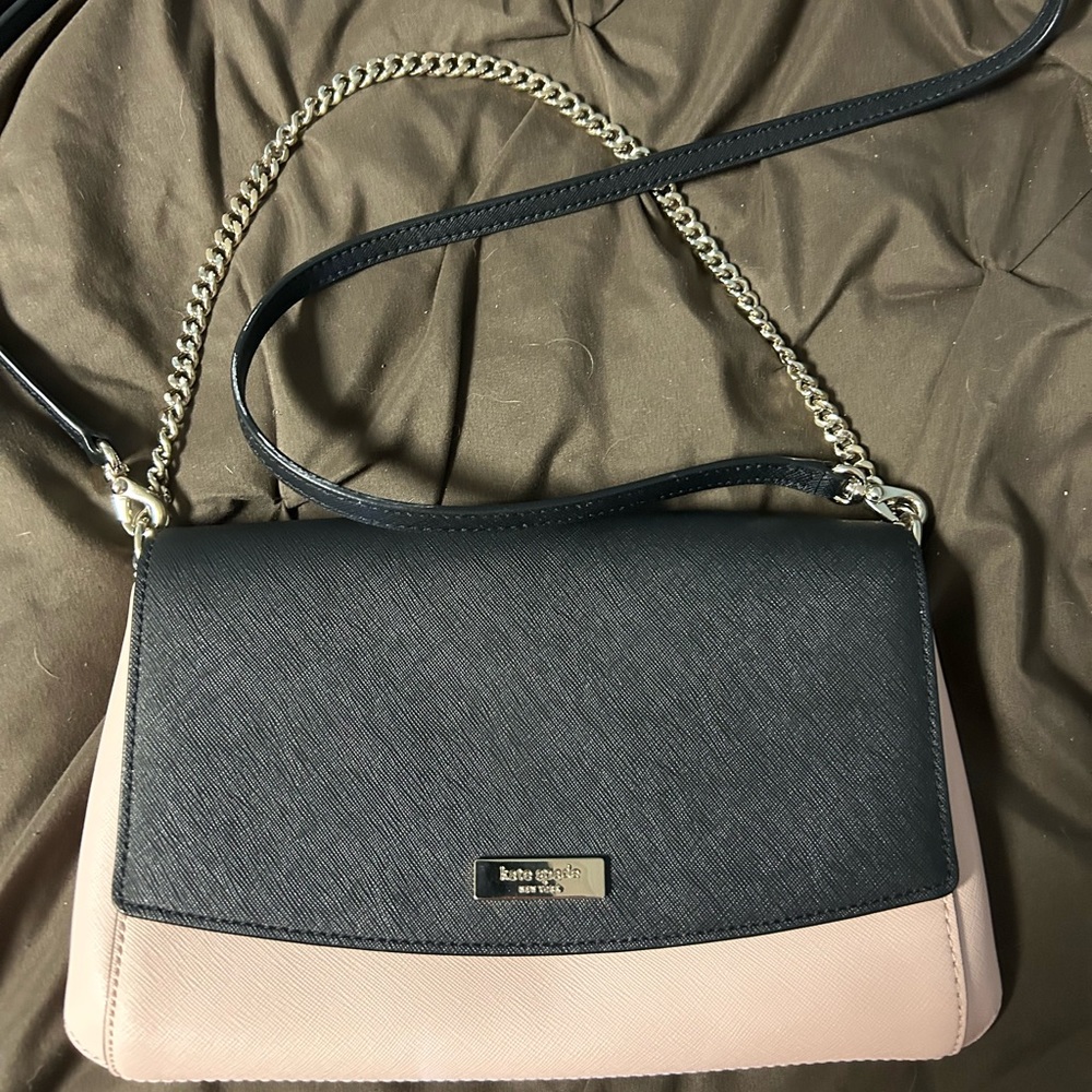Excellent used Kate Spade crossbody purse, used less than 5 times